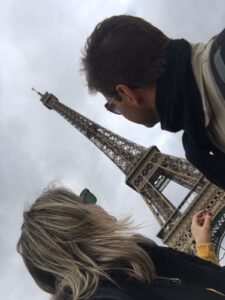 Ana e Maxi - Torre Eiffel - Paris viagem.