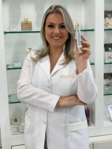 Farmacêutica Aline na Manipularis