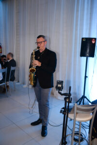 Maestro Misael Jacobus (sax)