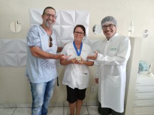 Homenageada Auxiliar em Saúde Bucal - Helenira Santos - 24 anos- Jairo Leituras e Cirurgião Dentista Dr. Paulo Valerio.